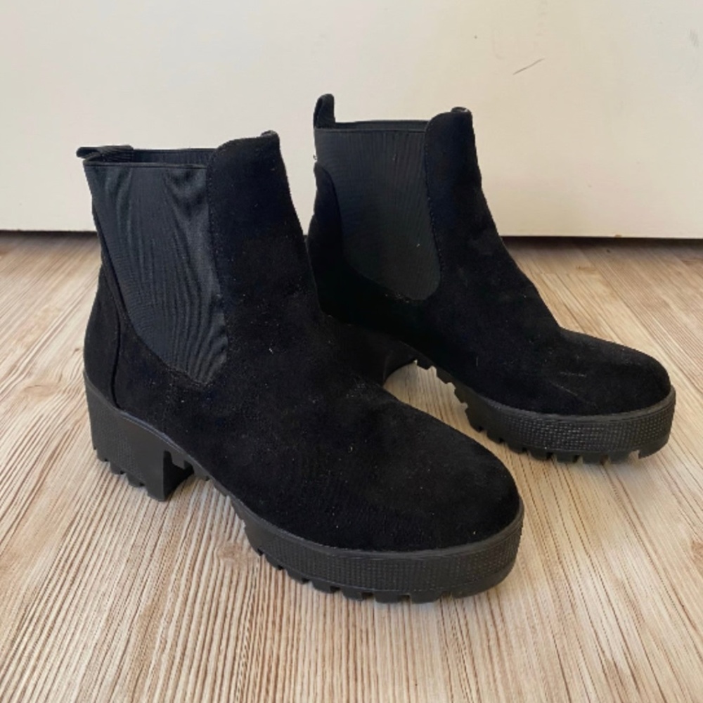 Black Platform suede ankle boots size 7